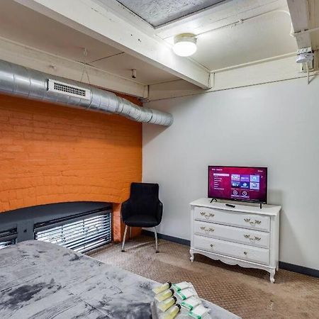 Apartamento Centric Modern Loft W/ King Beds Rochester Exterior foto