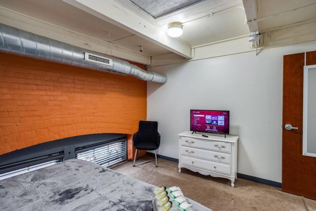 Apartamento Centric Modern Loft W/ King Beds Rochester Exterior foto
