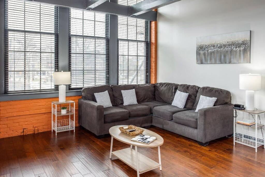 Apartamento Centric Modern Loft W/ King Beds Rochester Exterior foto