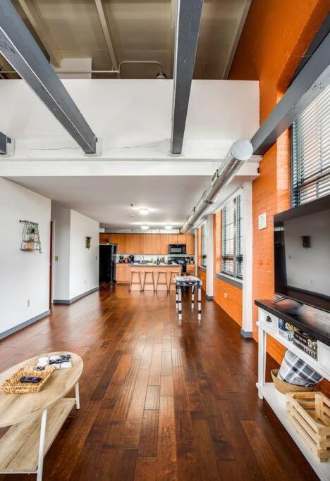 Apartamento Centric Modern Loft W/ King Beds Rochester Exterior foto